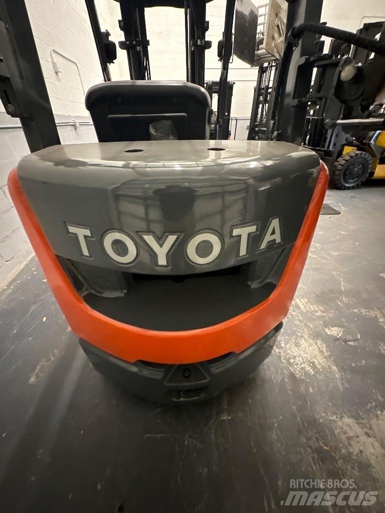 Toyota 8 FG CU 25 Strivuitoare-altele