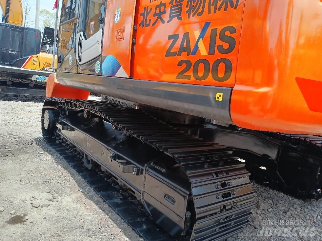 Hitachi ZX 200 Excavatoare pe șenile
