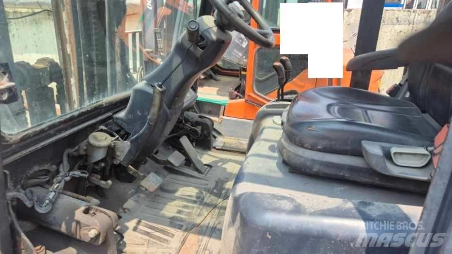 Doosan D 35 C-5 Stivuitor electric