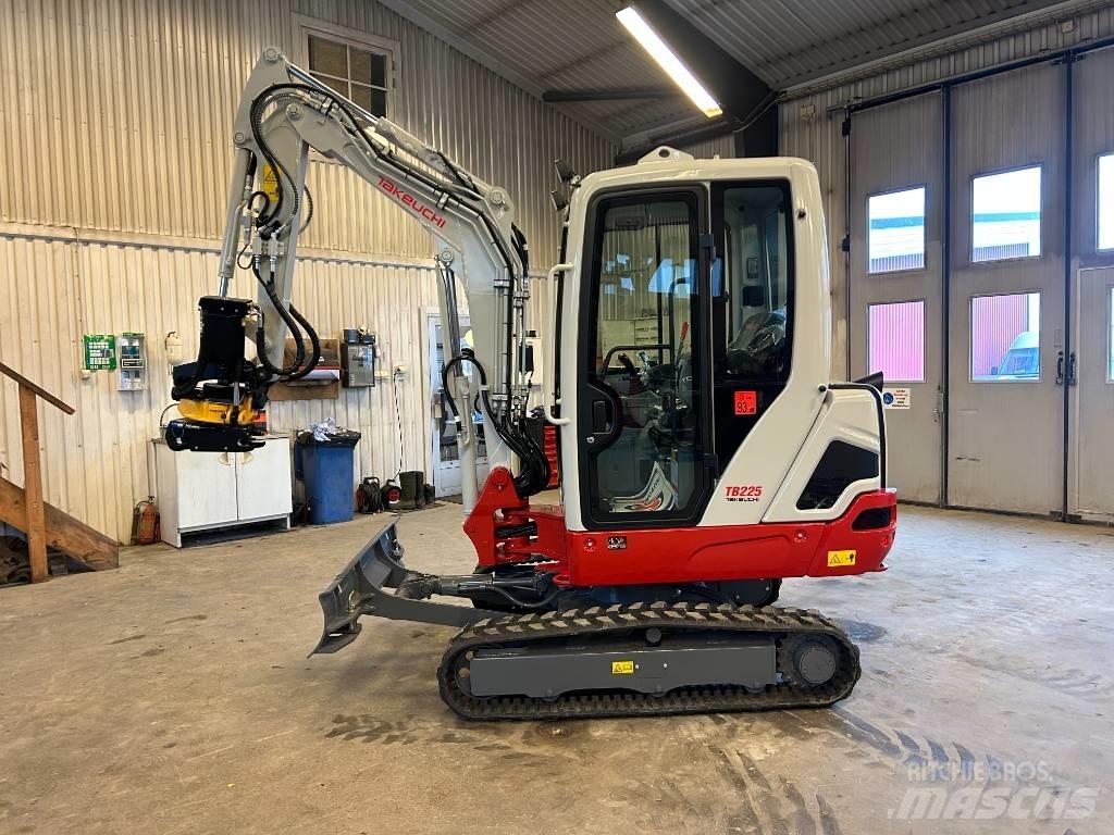 Takeuchi TB225 Mini excavatoare < 7t