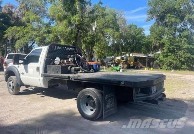 Ford F 550 Camioane platforma/prelata