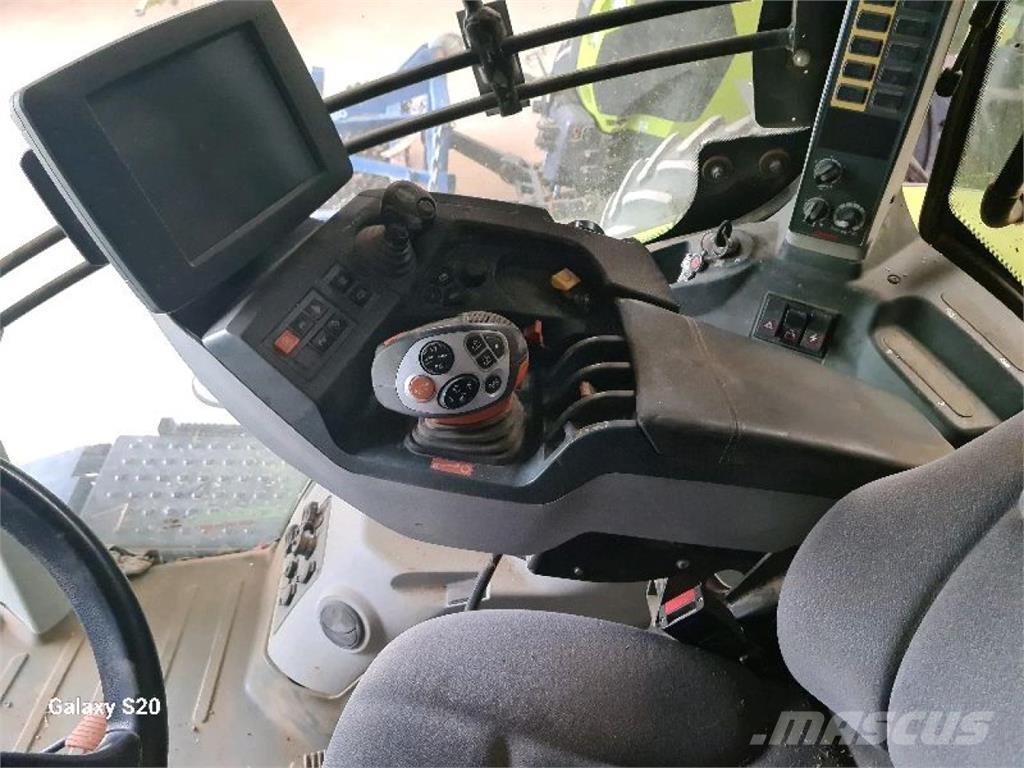 CLAAS Axion 810 Tractoare