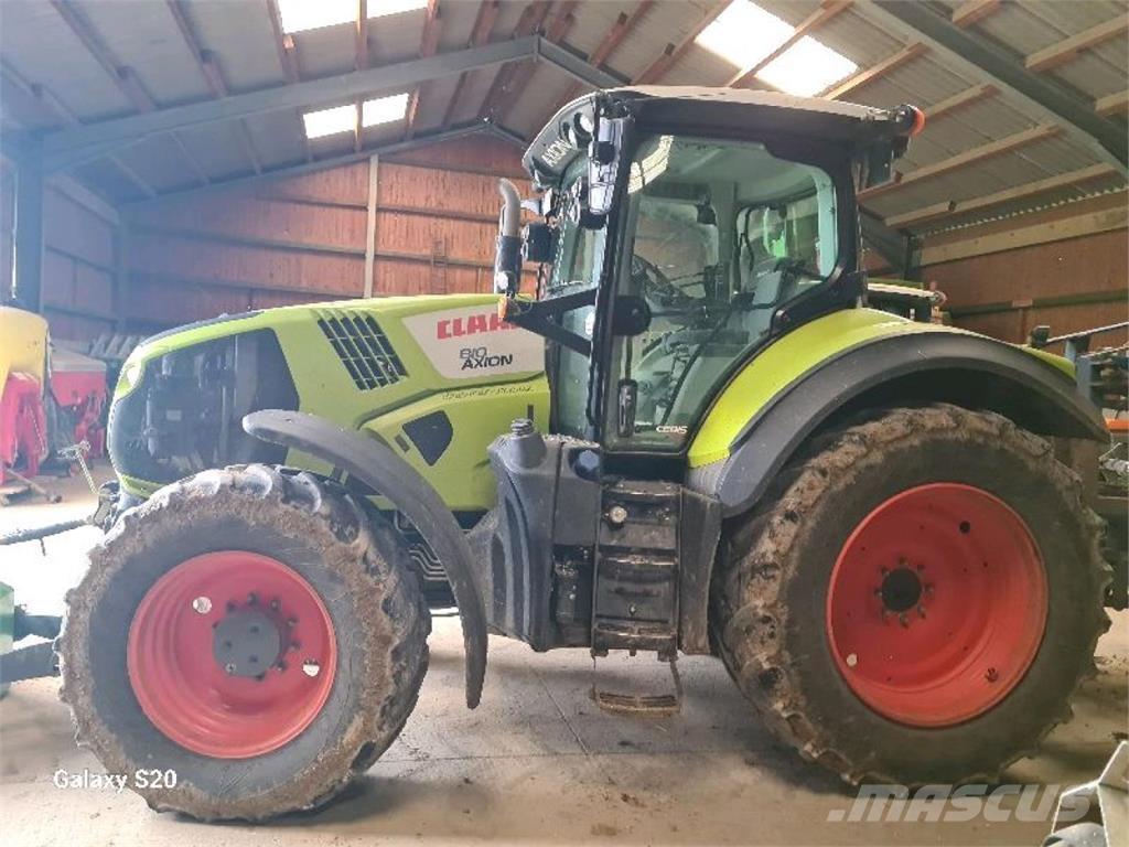 CLAAS Axion 810 Tractoare