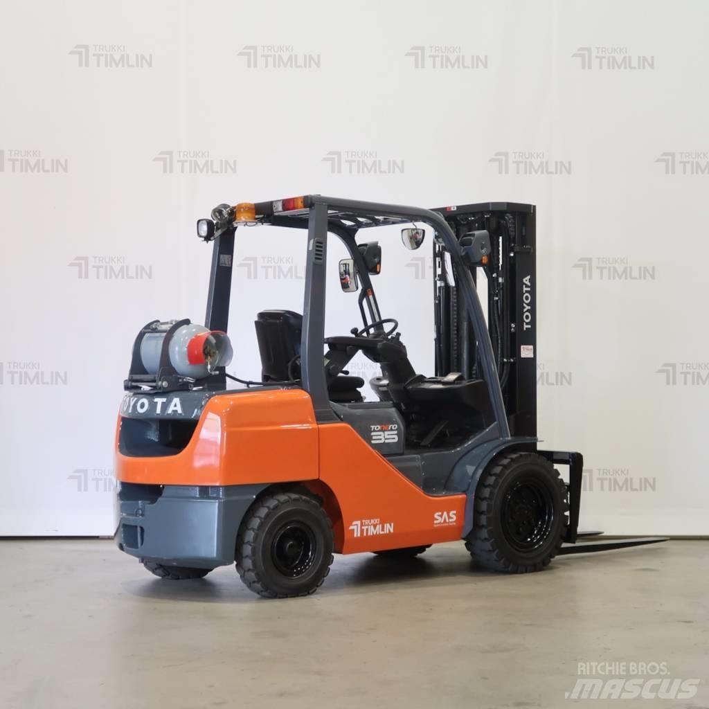 Toyota 02-8FGJF35 Stivuitor GPL