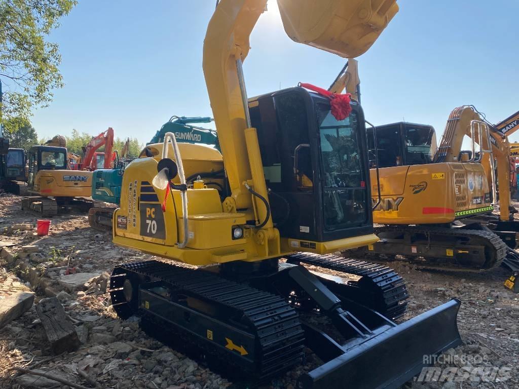 Komatsu 70-8 Excavatoare pe șenile
