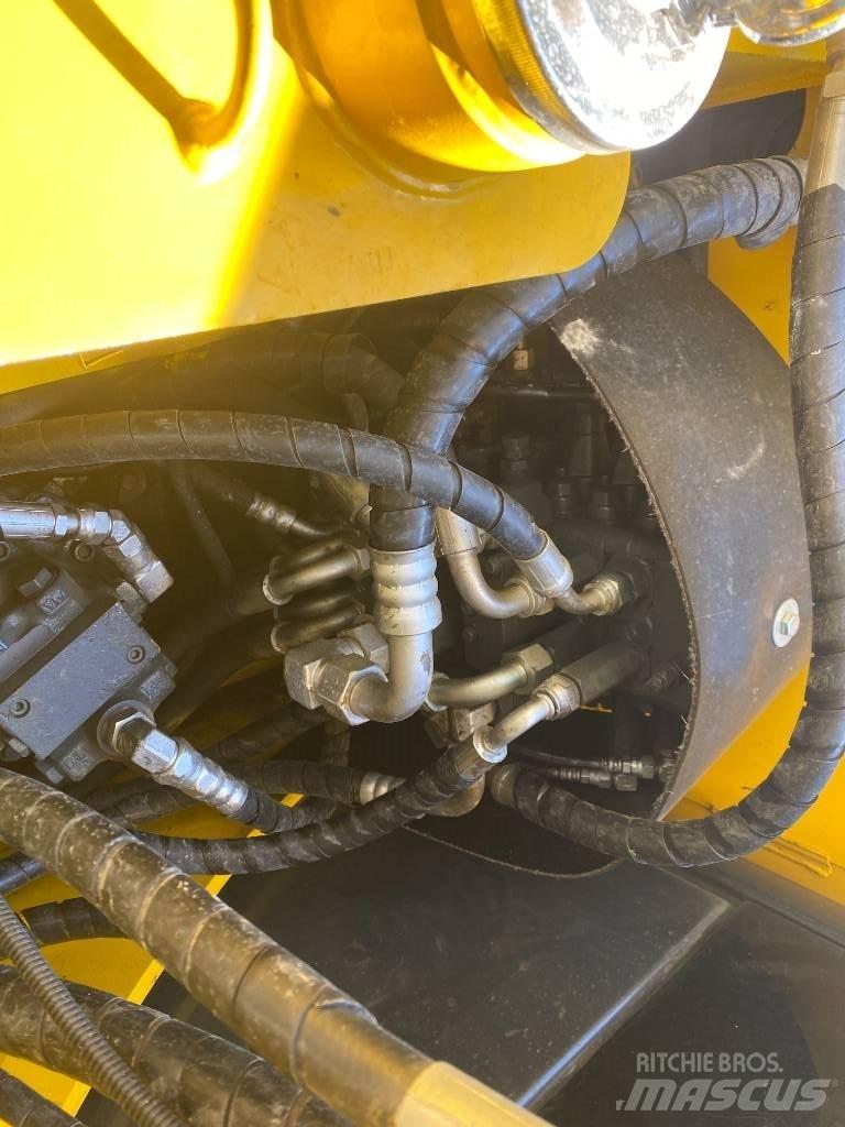 Komatsu 70-8 Excavatoare pe șenile
