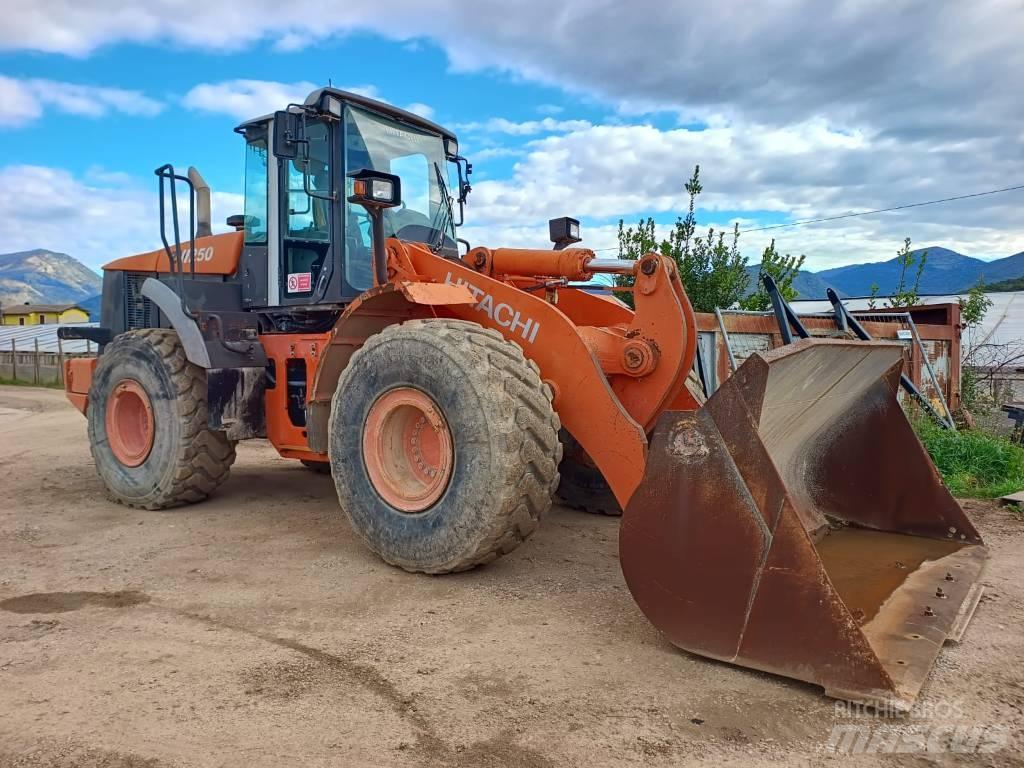 Hitachi ZW 250 Incarcator pe pneuri
