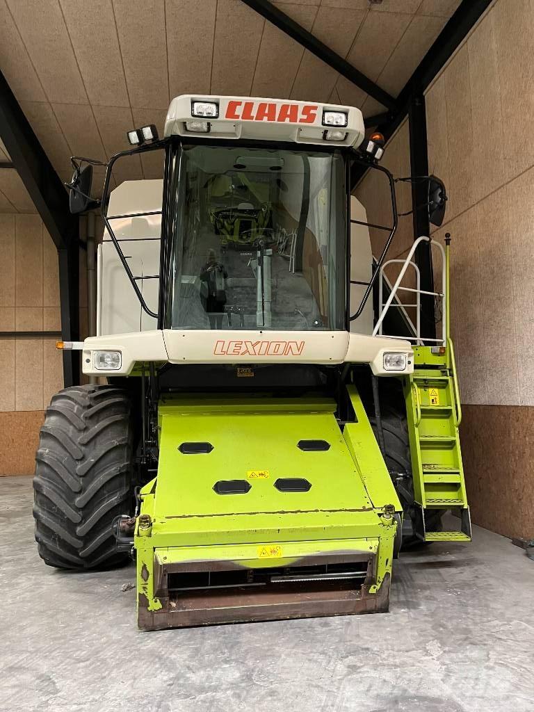 CLAAS Lexion 460 Combine de secerat