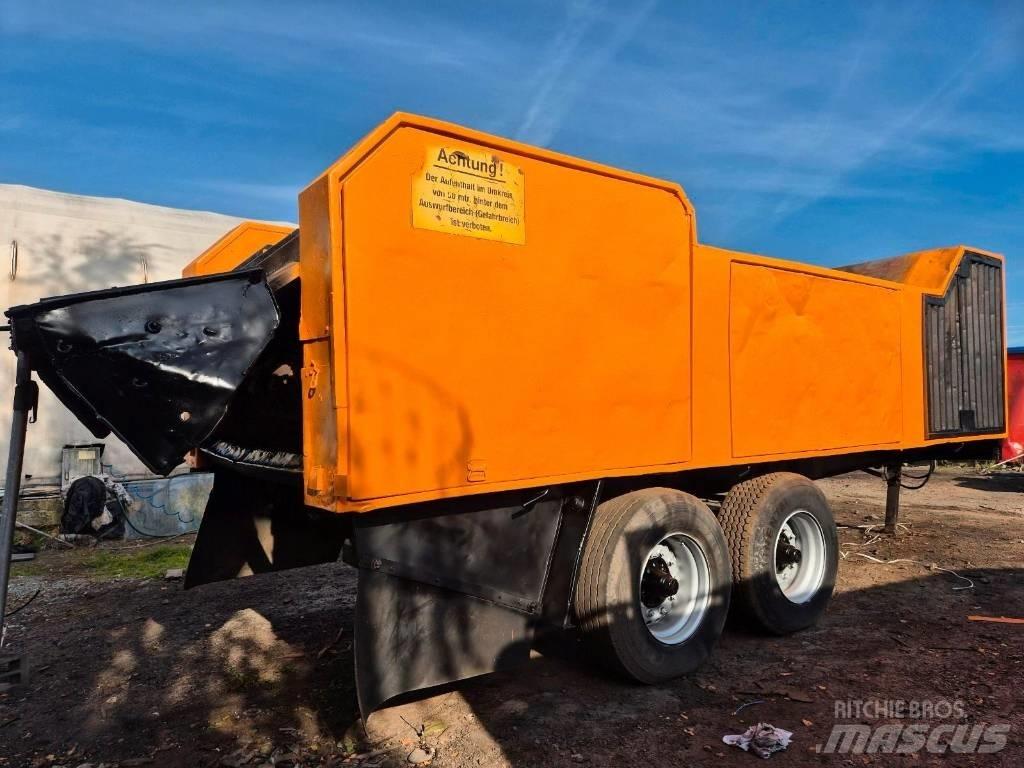 Doppstadt AK 330 Masina de tocat deseuri