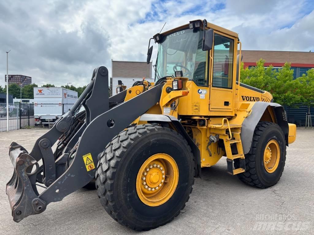 Volvo L 90 E Incarcator pe pneuri
