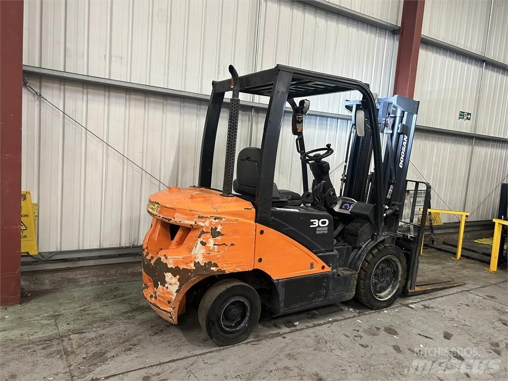 Doosan D30S-5 Stivuitor diesel