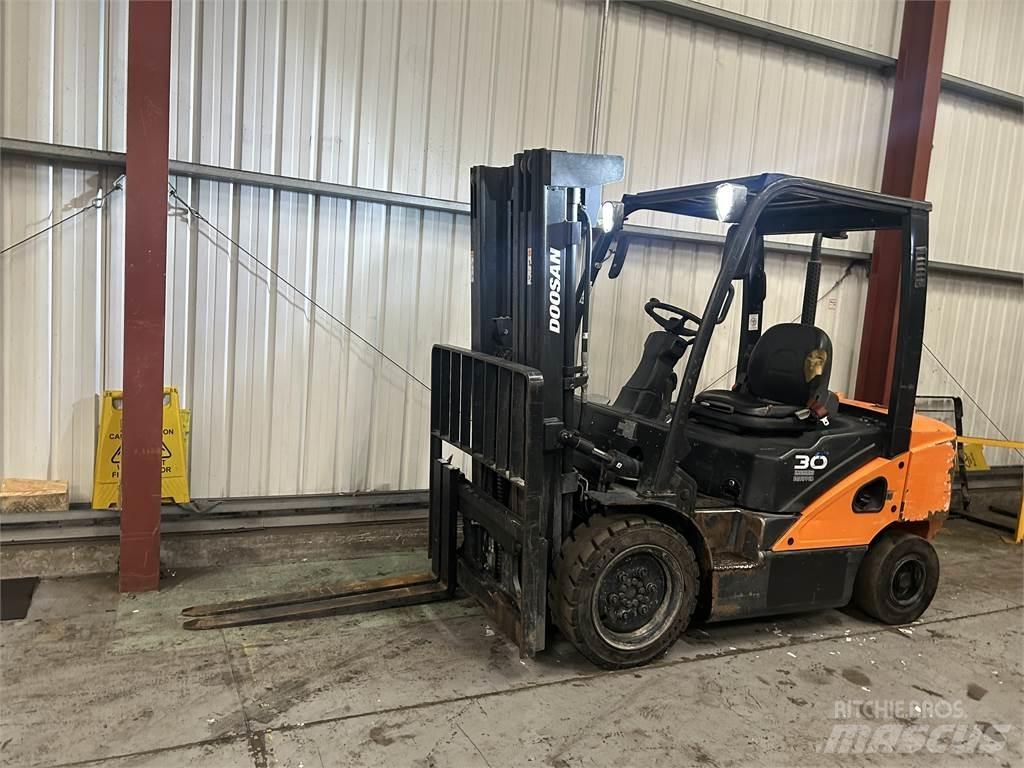 Doosan D30S-5 Stivuitor diesel