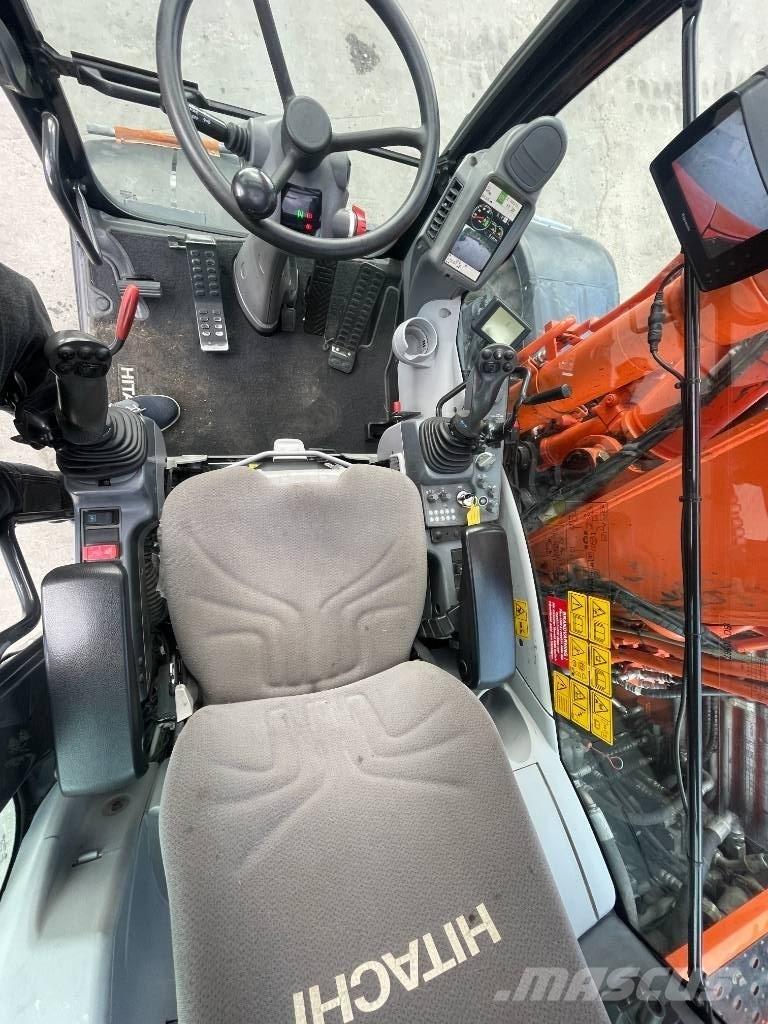 Hitachi 140W Excavatoare cu roti