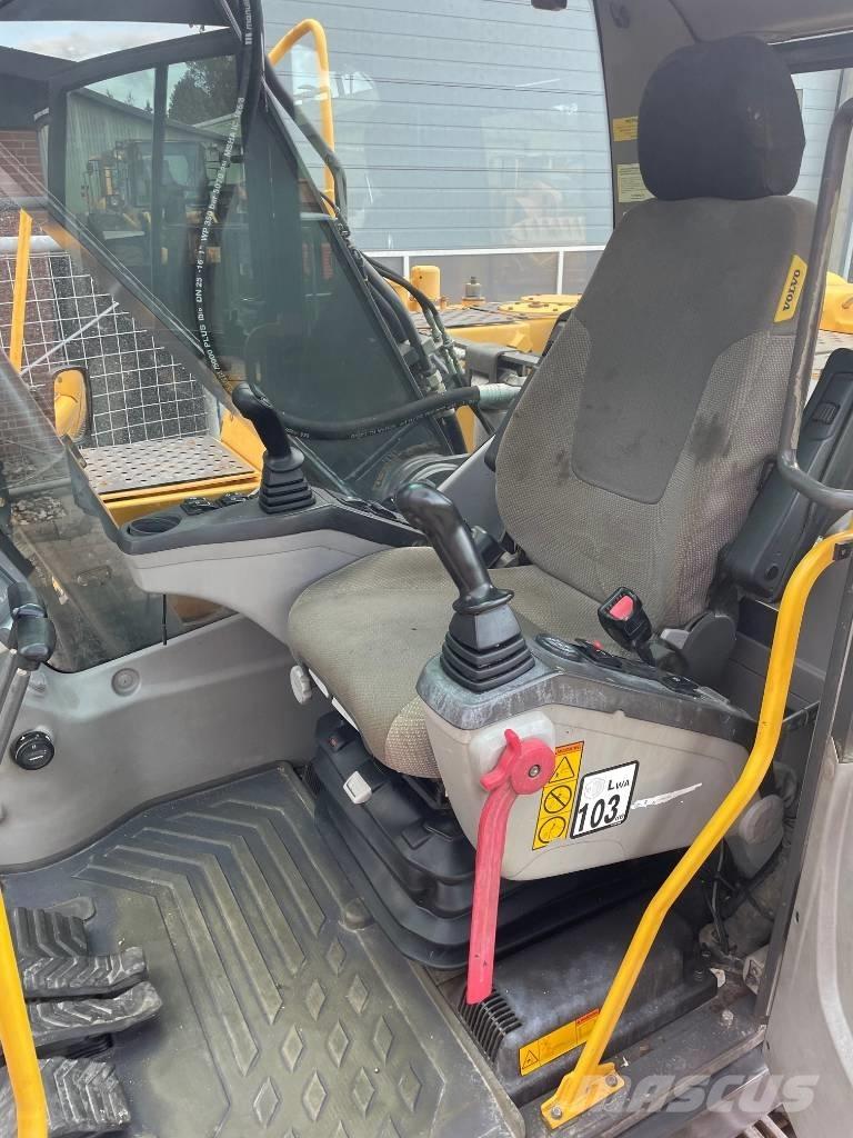 Volvo EC210CL Excavatoare pe șenile
