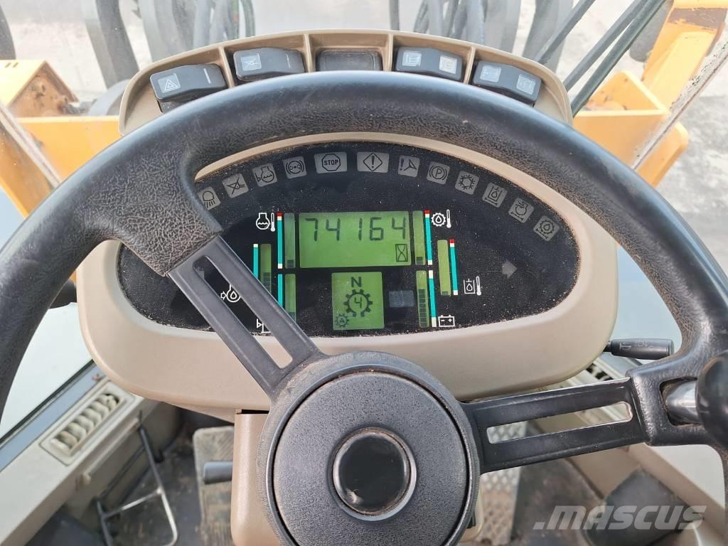 CASE 521D XT Incarcator pe pneuri