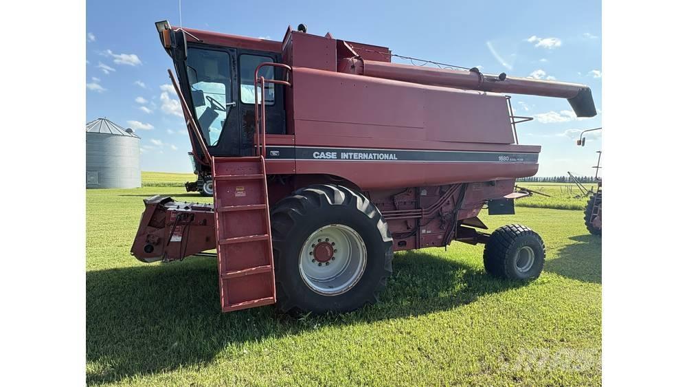 Case IH 1680 Combine de secerat