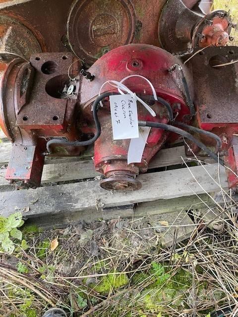 Hemek Ciceron Sasiuri si suspensii