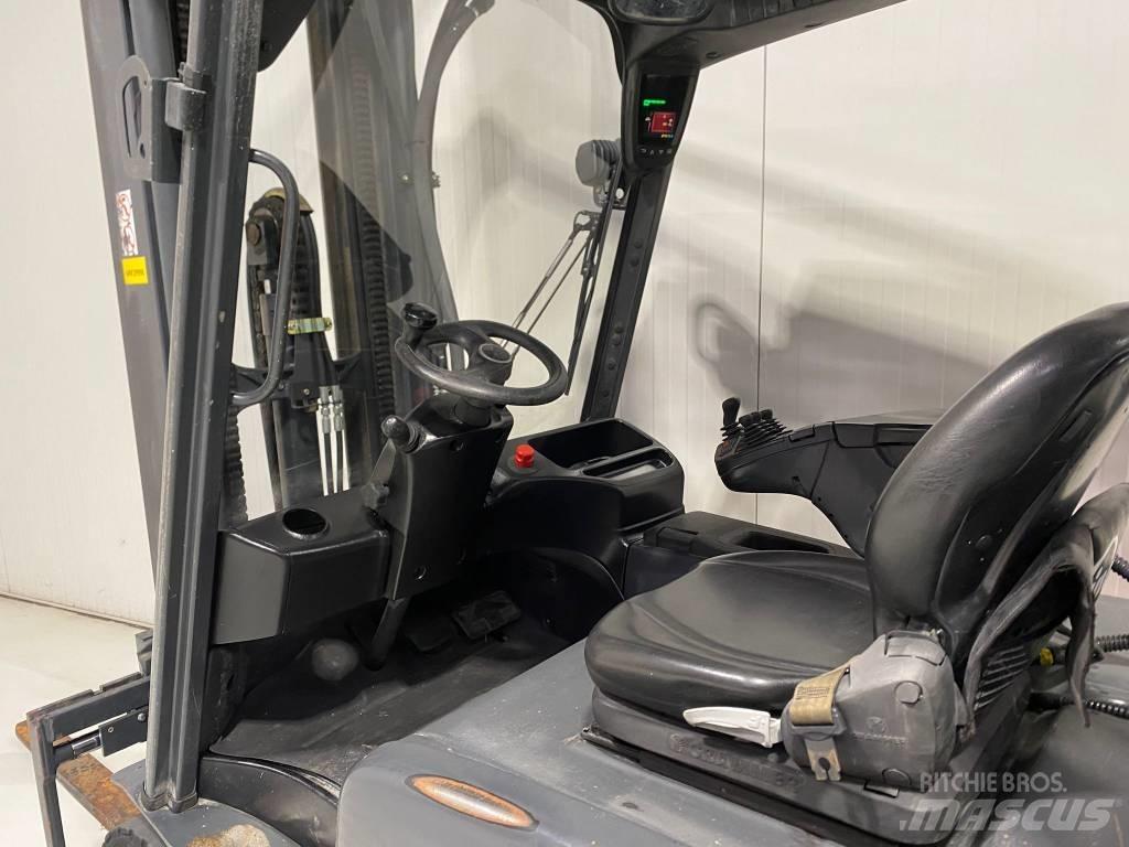 Linde E30L-01 Stivuitor electric