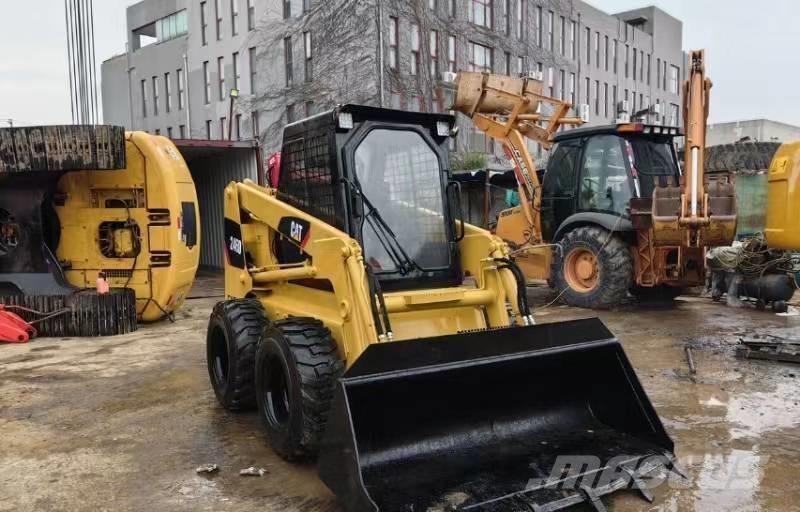 CAT 246D Mini incarcator