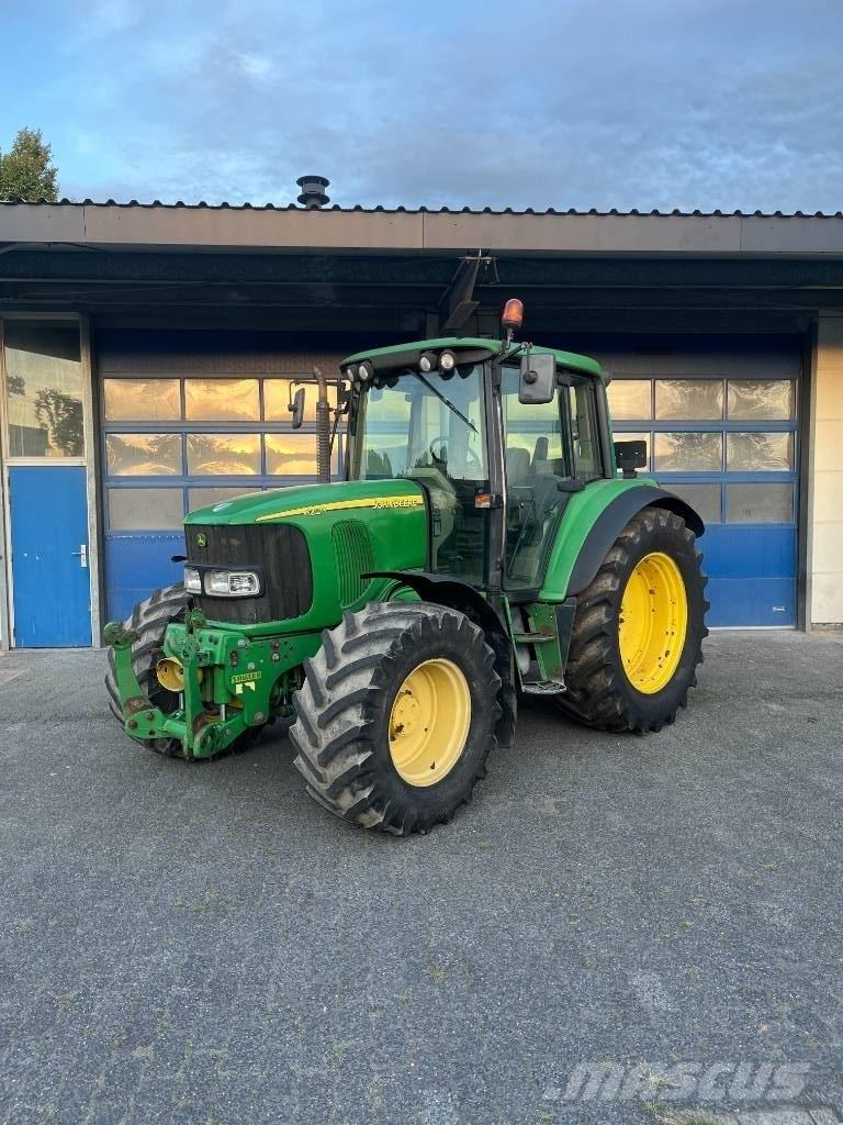 John Deere 6220 Tractoare