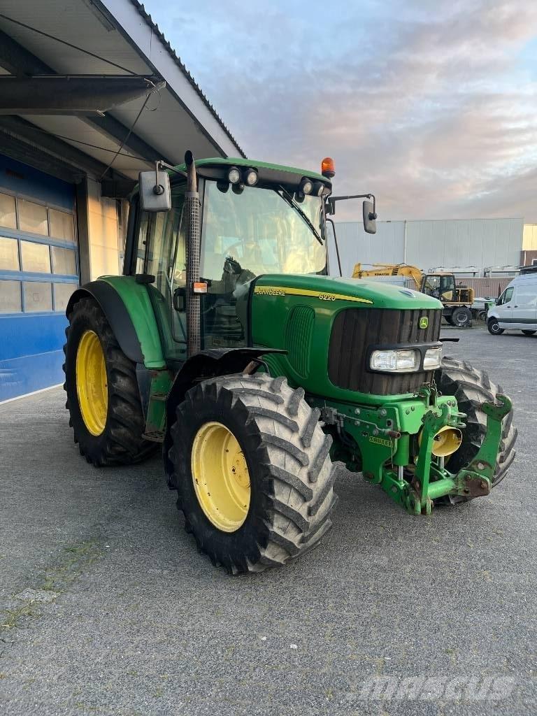 John Deere 6220 Tractoare