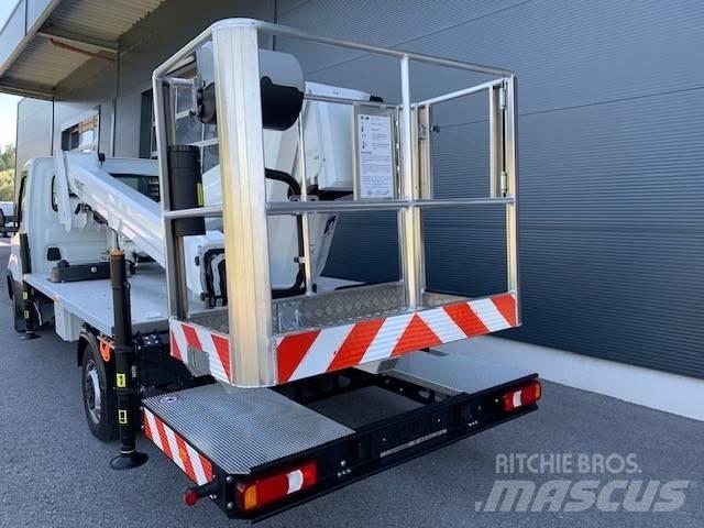 VERSALIFT VTX-240.3 Platforme aeriene montate pe camion