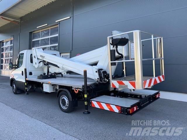 VERSALIFT VTX-240.3 Platforme aeriene montate pe camion