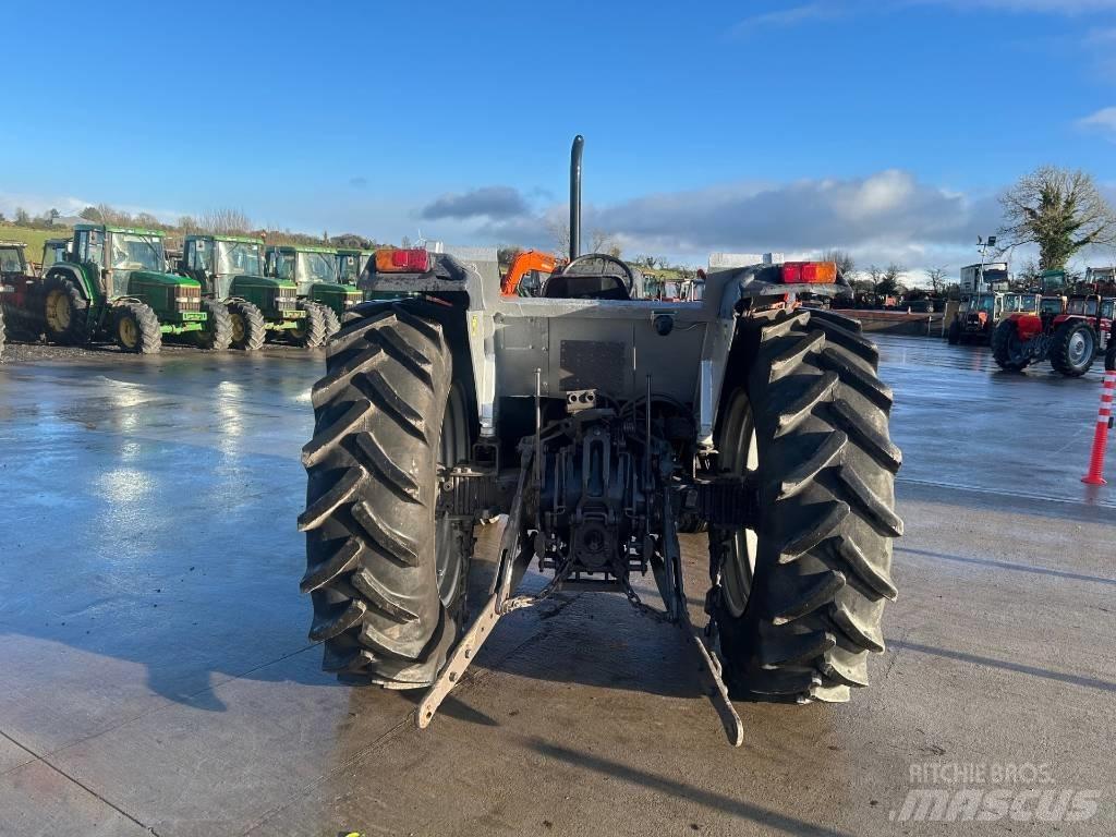 Massey Ferguson 390 Tractoare