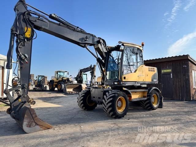 Volvo EW 140 C Excavatoare cu roti