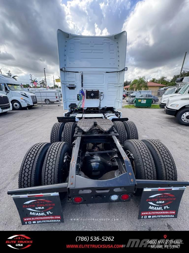 Volvo Commercial VNL Autotractoare