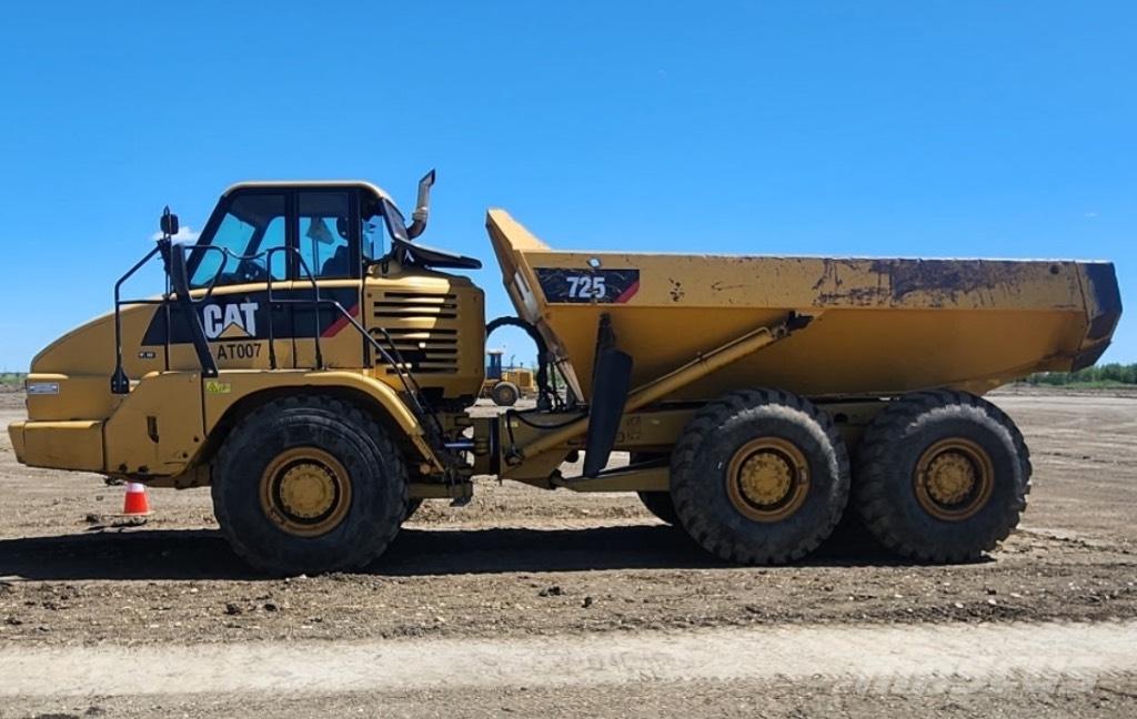 CAT 725 Transportoare articulate