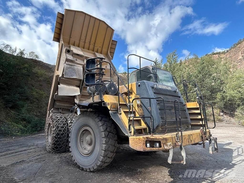 CAT 773F Camioane cu basculante rigide