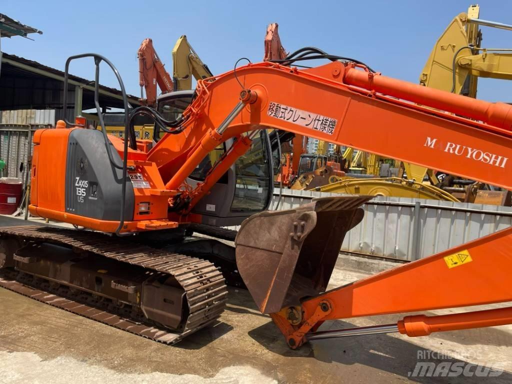 Hitachi ZX 135 Excavatoare pe șenile
