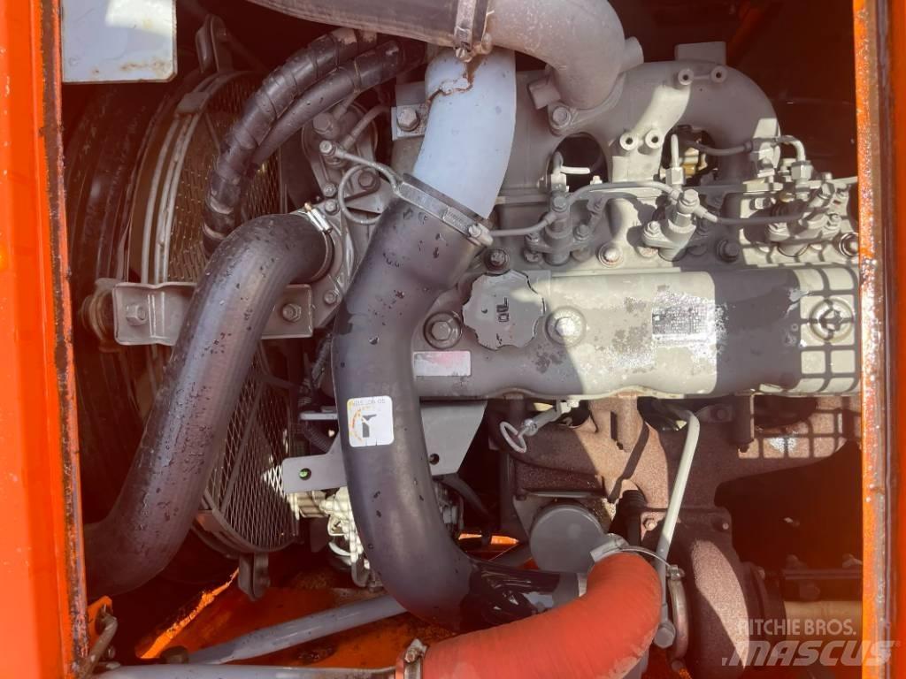 Hitachi ZX 135 Excavatoare pe șenile
