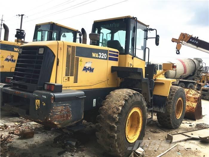 Komatsu WA 320-3 Incarcator pe pneuri