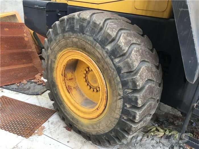 Komatsu WA 320-3 Incarcator pe pneuri