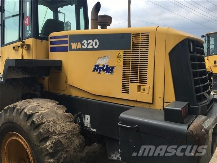 Komatsu WA 320-3 Incarcator pe pneuri