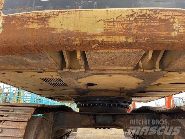 CAT 320D-E Excavatoare pe șenile
