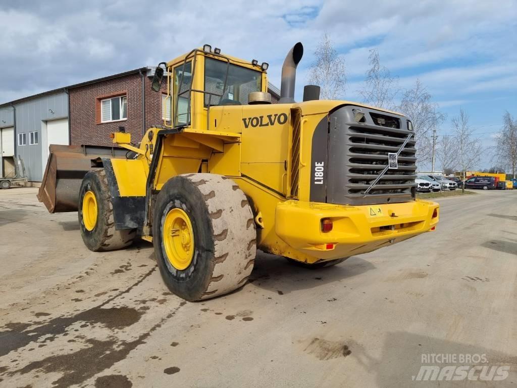 Volvo L 180 E Incarcator pe pneuri