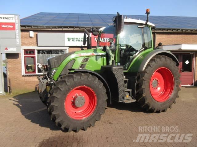 Fendt 718 GEN6 Tractoare