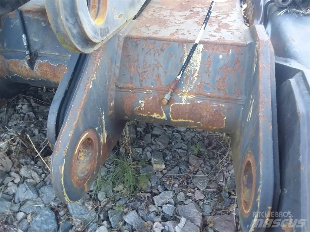 Loglift 210 Macarale pentru culegatoare
