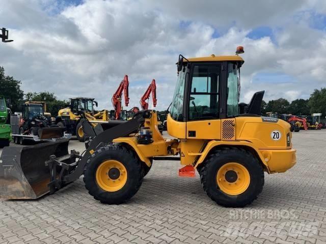 Volvo L 30 G Incarcator pe pneuri