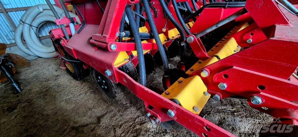 Väderstad Rapid300C Perforatoare