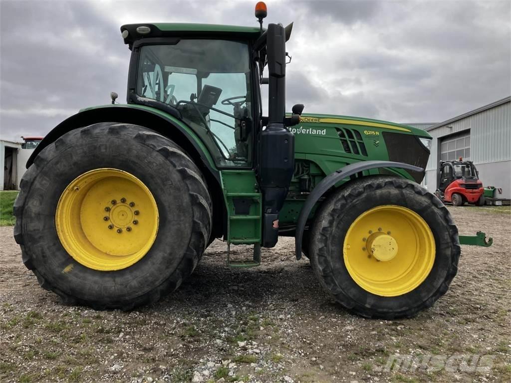 John Deere 6215R Tractoare