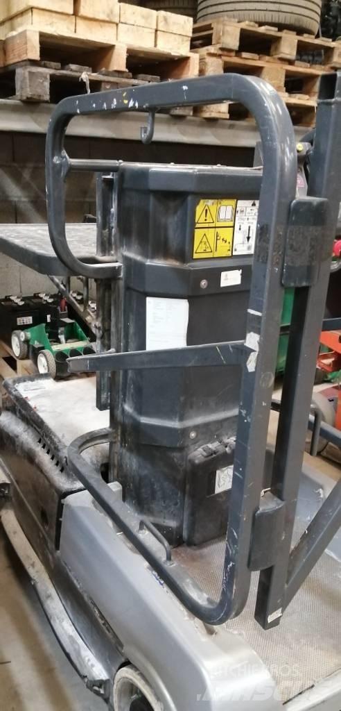 JLG 10 MSP Ascensoare verticale catarg