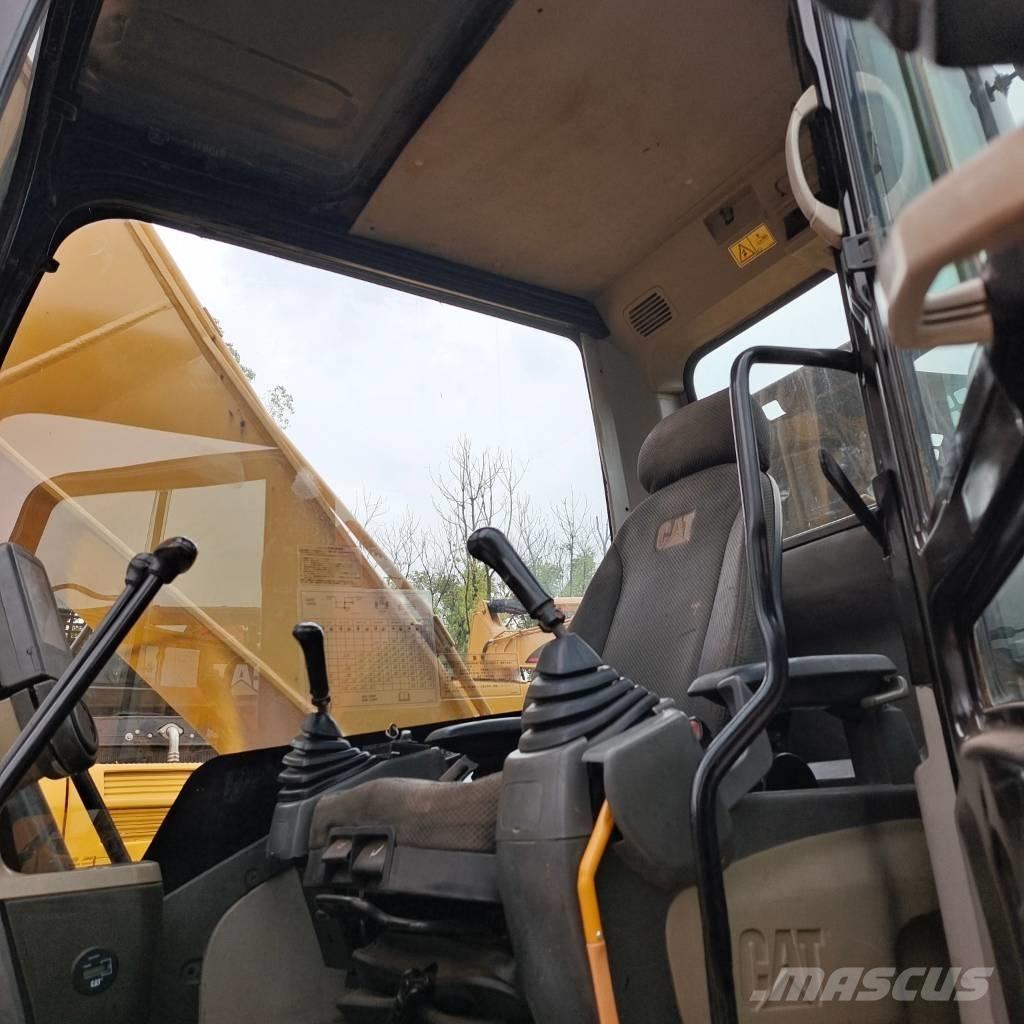 CAT 320 D Excavatoare pe șenile

