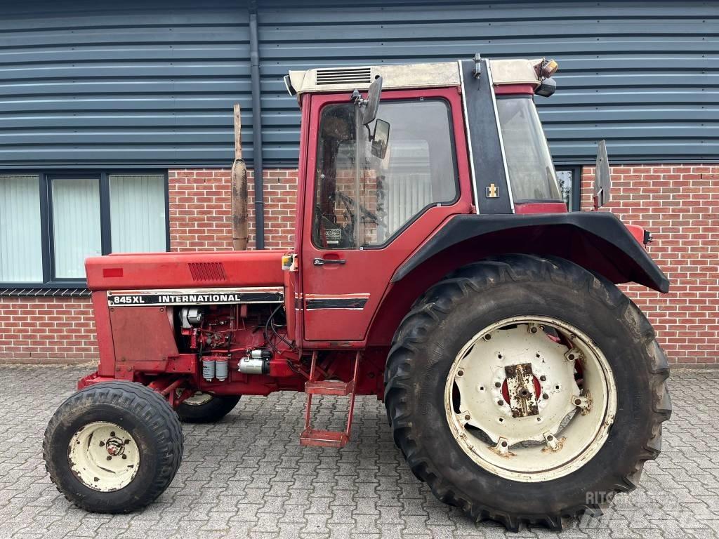 International 845 XL Tractoare