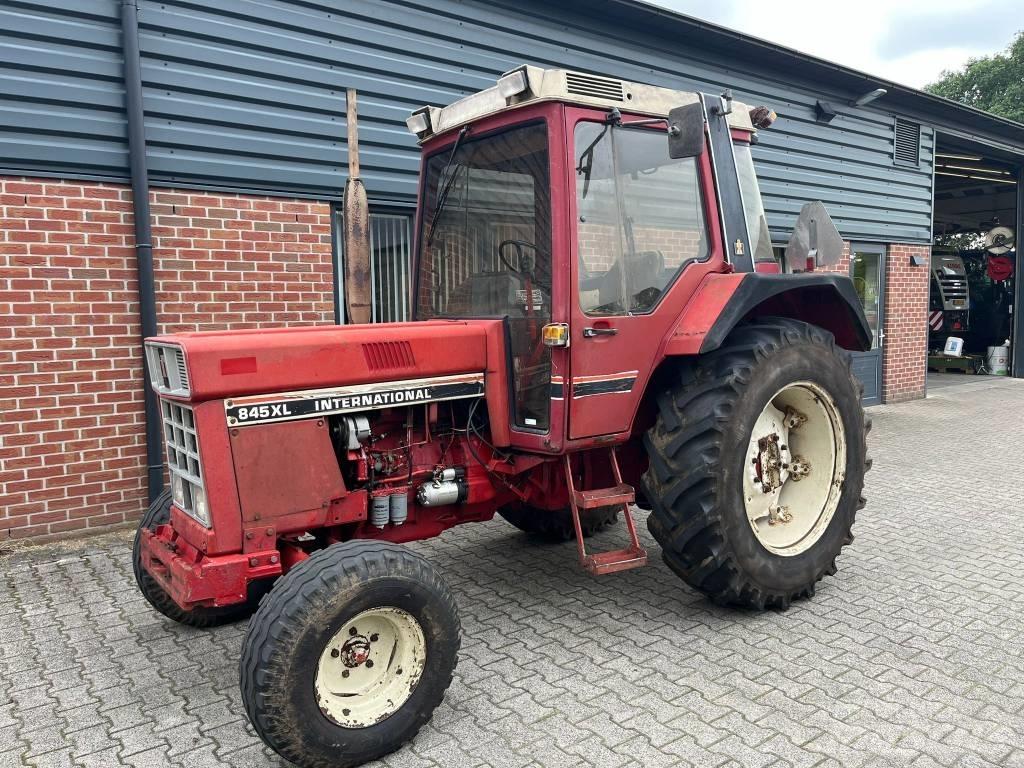 International 845 XL Tractoare