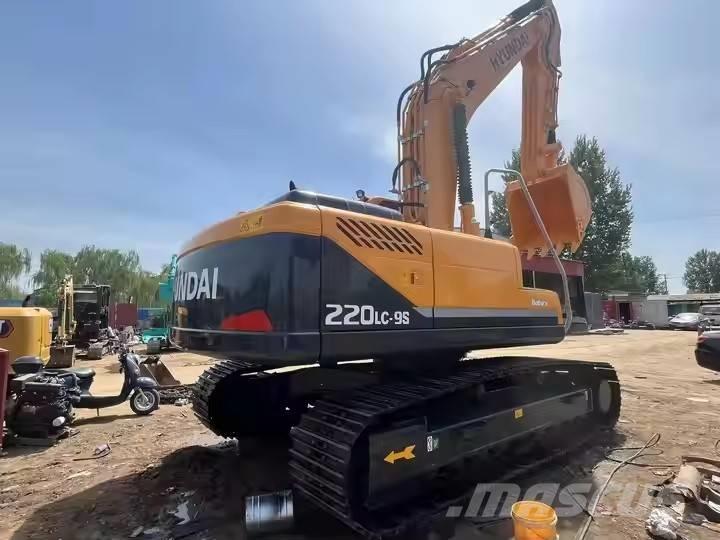 Hyundai 220 LC  9s Excavatoare pe șenile
