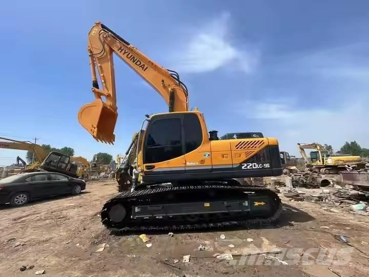 Hyundai 220 LC  9s Excavatoare pe șenile
